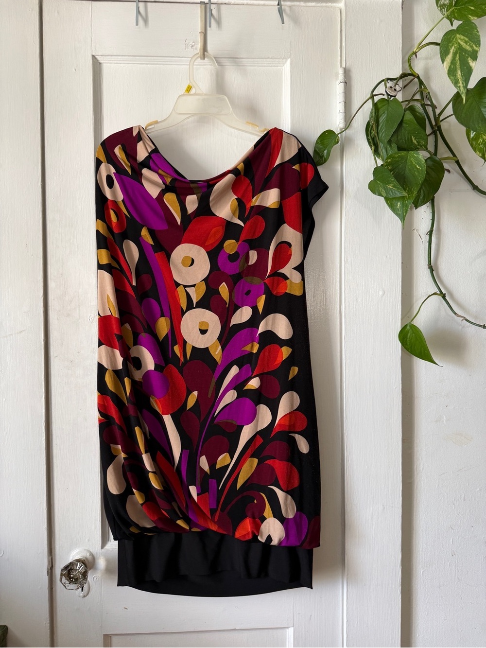 Maggy London Black Mini Dress with Red, Purple and Cream Floral Print size 8